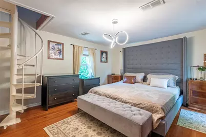 17 Hicks Lane, Great Neck, NY 11024 - Photo 19