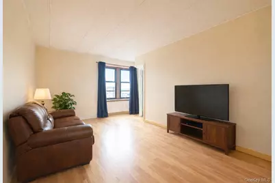 130-14 60 Avenue #2E, Flushing, NY 11355 - Photo 5