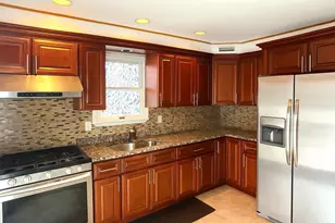 77 Hampton Pl, Freeport, NY 11520 - Photo 7