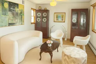 77 Hampton Pl, Freeport, NY 11520 - Photo 3