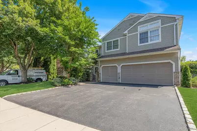 85 Sagamore Drive, Plainview, NY 11803 - Photo 25