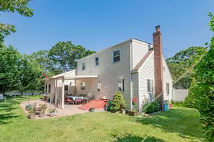 306 Clay Ave, West Islip, NY 11795 - Photo 5