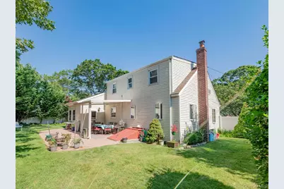 306 Clay Avenue, West Islip, NY 11795 - Photo 3