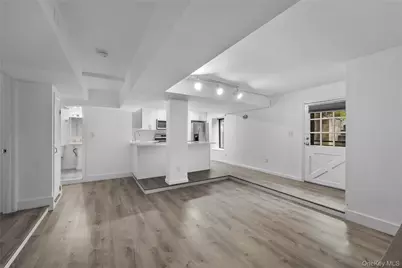 1440 Boston Post #8K, Larchmont, NY 10543 - Photo 9