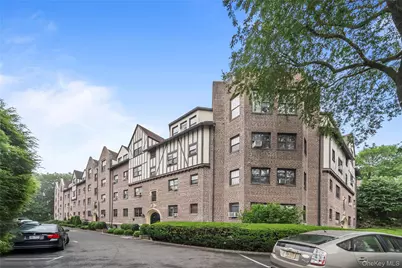 1440 Boston Post #8K, Larchmont, NY 10543 - Photo 1