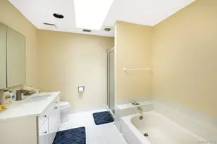 41 Carriage Ct, Jericho, NY 11753 - Photo 17