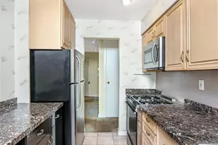 263 Foster Ave, Malverne, NY 11565 - Photo 11