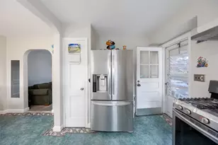 474 Newton St, Westbury, NY 11590 - Photo 5