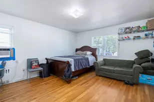 474 Newton St, Westbury, NY 11590 - Photo 9