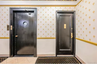 142 E 49th Street #4C, New York, NY 10017 - Photo 13