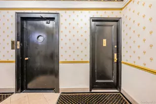 142 E 49th St, New York, NY 10017 - Photo 13