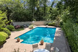 14 Durham Dr, Dix Hills, NY 11746 - Photo 41