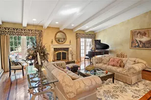 14 Durham Dr, Dix Hills, NY 11746 - Photo 3