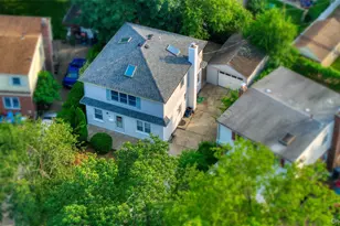 33 Park Cir, New Hyde Park, NY 11040 - Photo 15