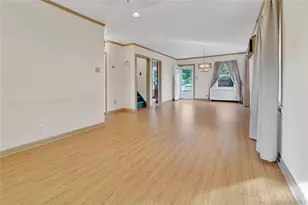 33 Park Cir, New Hyde Park, NY 11040 - Photo 3