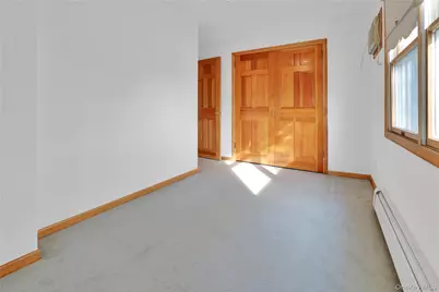 33 Park Circle, New Hyde Park, NY 11040 - Photo 9