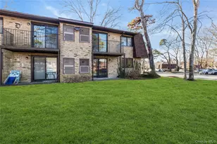 35 Newbrook, Bay Shore, NY 11706 - Photo 5