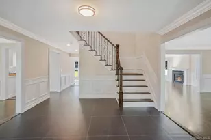 14 Quintree Ln, Melville, NY 11747 - Photo 5