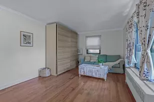 13 W Mill Dr, Great Neck, NY 11021 - Photo 3