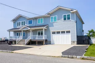 390 E Shore Rd, Lindenhurst, NY 11757 - Photo 21