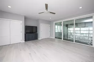 390 E Shore Rd, Lindenhurst, NY 11757 - Photo 15