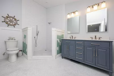 390 E Shore Road, Lindenhurst, NY 11757 - Photo 11