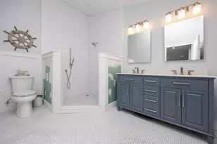 390 E Shore Rd, Lindenhurst, NY 11757 - Photo 11