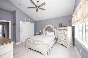 390 E Shore Rd, Lindenhurst, NY 11757 - Photo 13