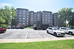 18-70 211th St, Bayside, NY 11360 - Photo 15