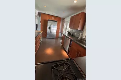 422 Saint Agnes Place, Franklin Square, NY 11010 - Photo 9