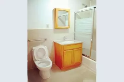 35-06 Leavitt St #3J Leavitt St, Flushing, NY 11354 - Photo 5