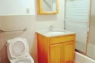 35-06 Leavitt St #3J Leavitt St, Flushing, NY 11354 - Photo 5