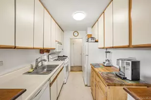 46-01 39th Ave, Sunnyside, NY 11104 - Photo 7