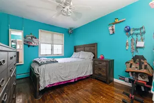 70 Fairfax Dr, Coram, NY 11727 - Photo 19