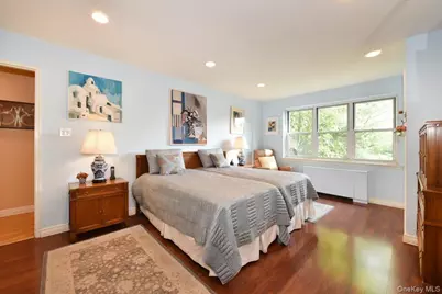 180 S Middle Neck Road #1-Q, Great Neck, NY 11021 - Photo 17