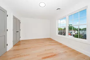 23 Bay St, Bellmore, NY 11710 - Photo 27