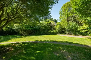 22 Penn Dr, Dix Hills, NY 11746 - Photo 35