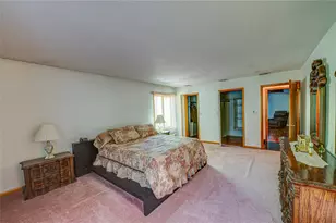 22 Penn Dr, Dix Hills, NY 11746 - Photo 17