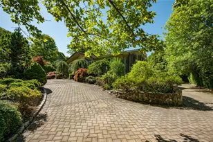 22 Penn Dr, Dix Hills, NY 11746 - Photo 31