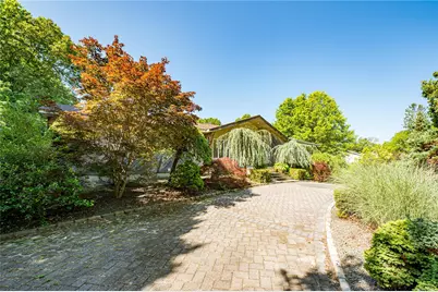 22 Penn Drive, Dix Hills, NY 11746 - Photo 3