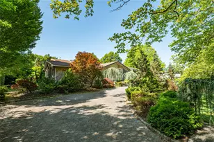 22 Penn Dr, Dix Hills, NY 11746 - Photo 29
