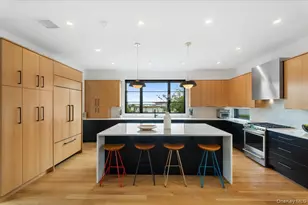 1040 Nautilus Ln, Mamaroneck, NY 10543 - Photo 7