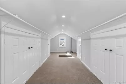 33 Avenue B Avenue, Port Washington, NY 11050 - Photo 19