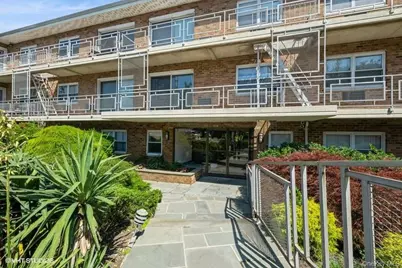 90 S Park Avenue #B17, Rockville Centre, NY 11570 - Photo 3