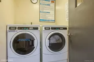 90 S Park Ave, Rockville Centre, NY 11570 - Photo 23