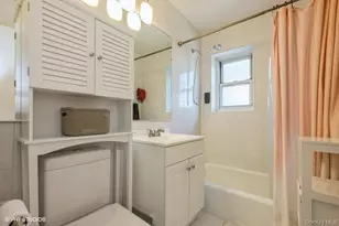 90 S Park Ave, Rockville Centre, NY 11570 - Photo 19