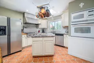 9 North Ct, Bayville, NY 11709 - Photo 7