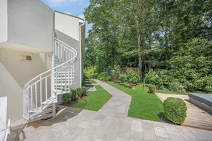 2222 Noyack Rd, Sag Harbor, NY 11963 - Photo 35