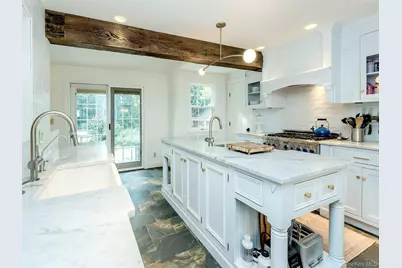 184 Circle Drive, Manhasset, NY 11030 - Photo 9