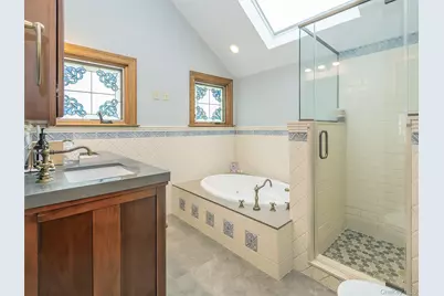 184 Circle Drive, Manhasset, NY 11030 - Photo 17